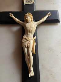 Escultura de Jesus em crucifixo de ébano