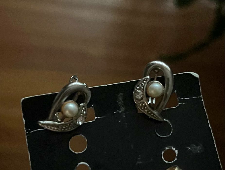 Віддам біжутерію