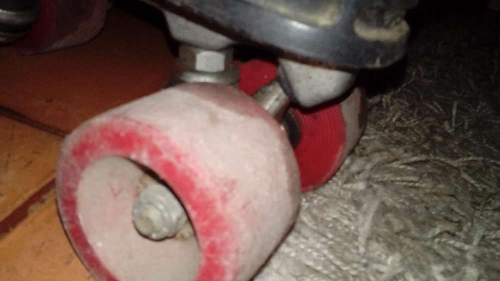 Patins antigos bom estado