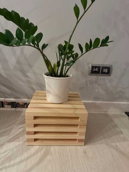 Lampa LED wykonana ręcznie z drewna litego