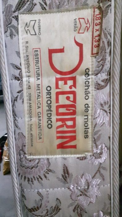 Colchão velho mas em boas condições para diversos fins