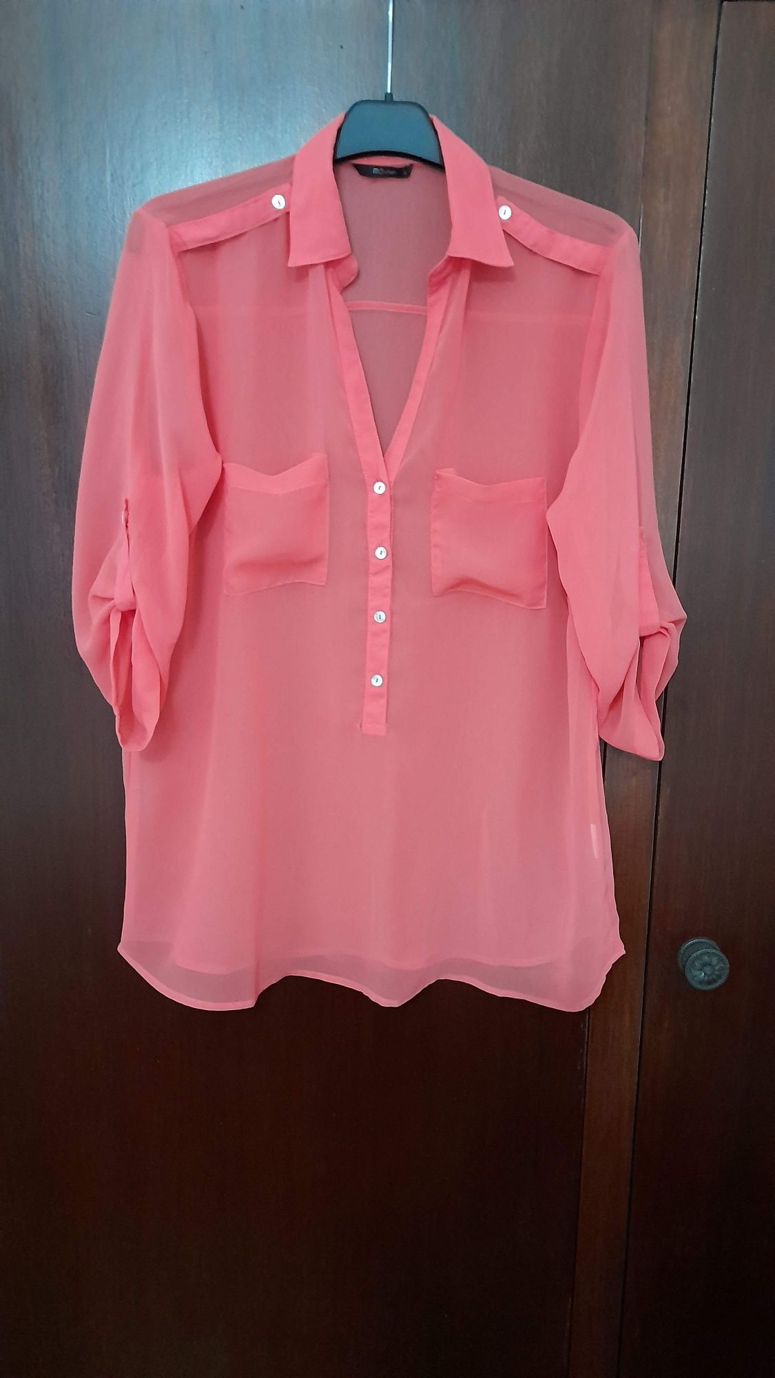 Blusa fluída coral