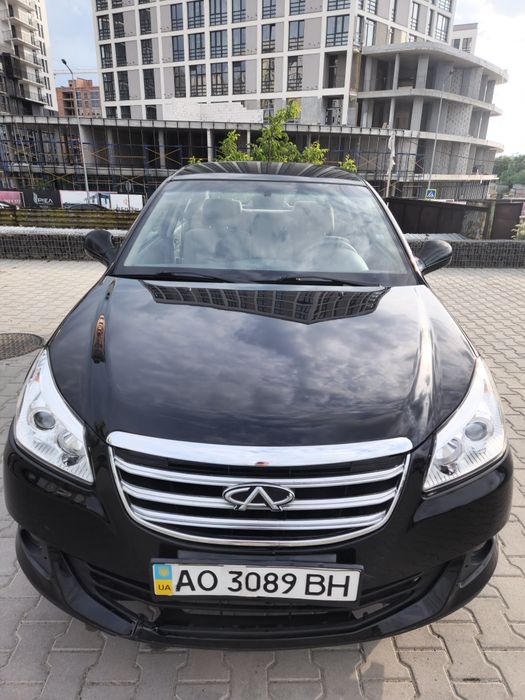 Автомобіль Chery E5