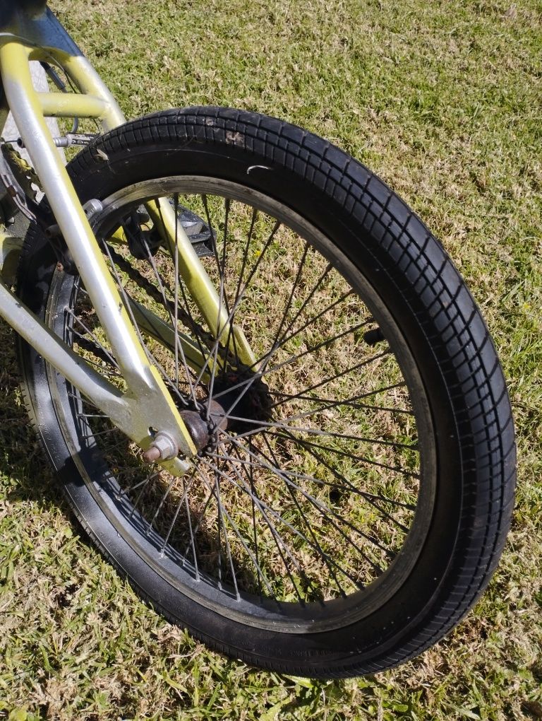 Bicicleta bmx usada como nova