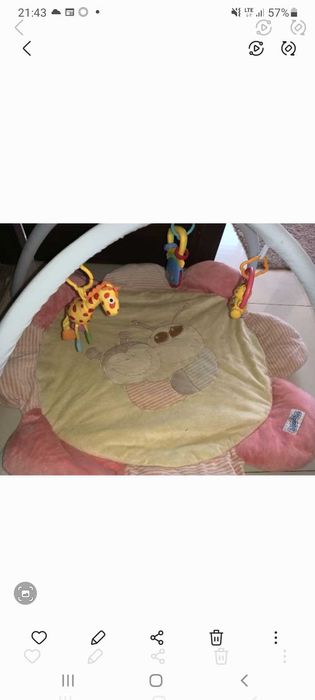 Mata do zabawy dla dziewczynki