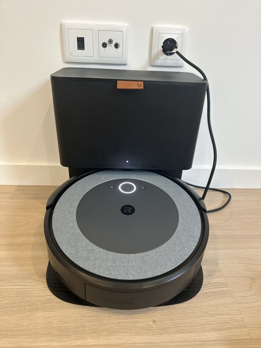 Robot Roomba i5+ com Clean Base + Função Mopa