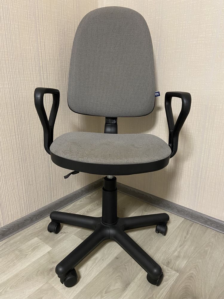 Крісло офісне