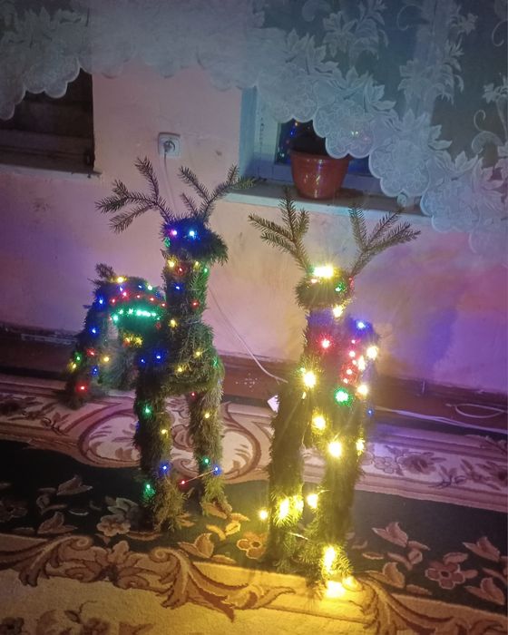 Продаю новогодних декоративных оленей