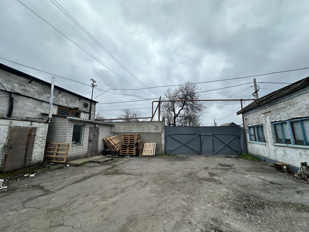 Продаж складських та виробничих приміщень м.Підгородне.