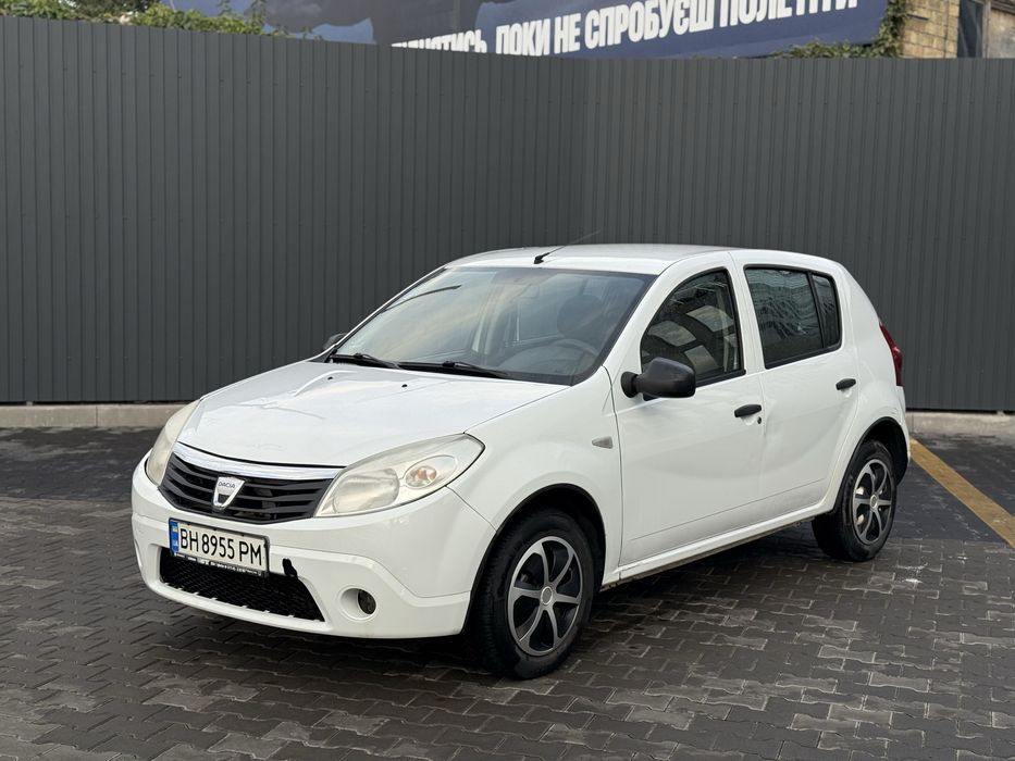 Dacia Renault sandero 1.4 mpi  2009