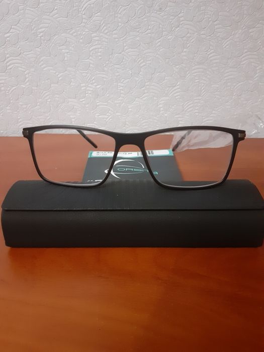 Продам очки для близи +1,50