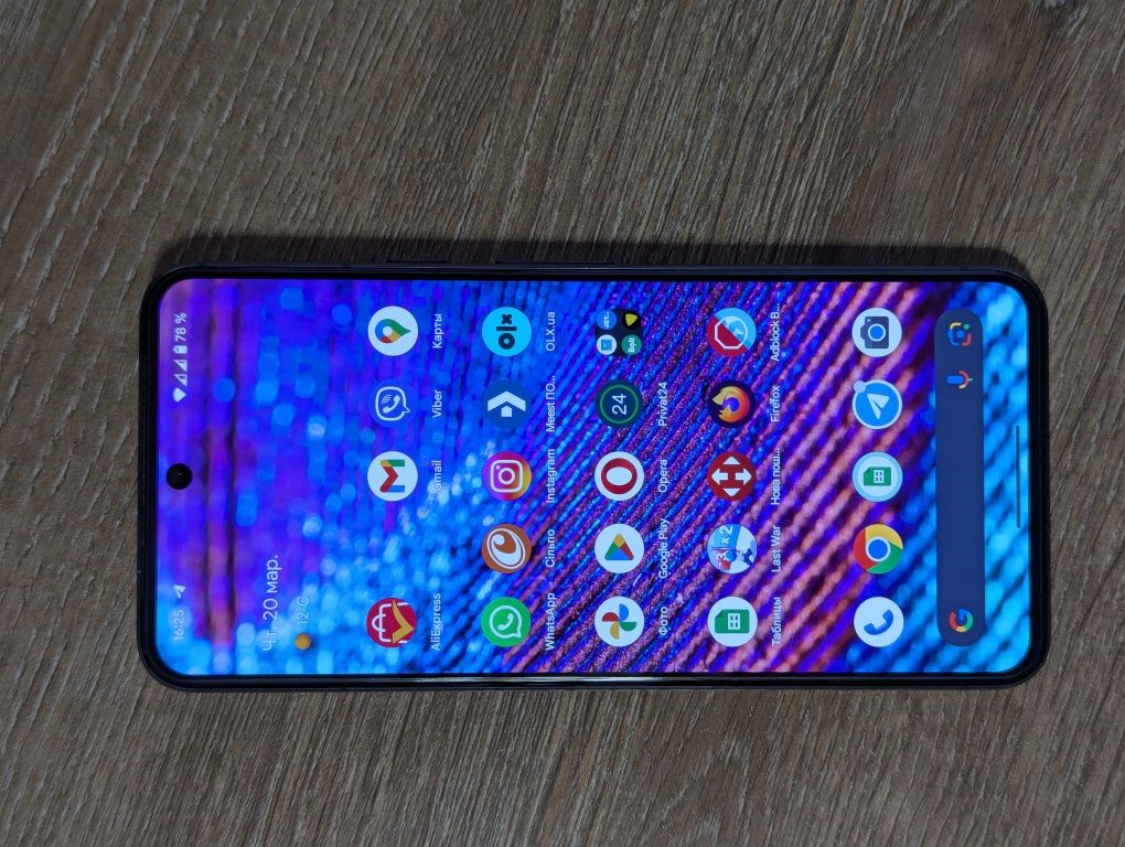 Pixel 8 8/128 Neverlock Состояние хорошее. 2 sim. Google . Або камінец