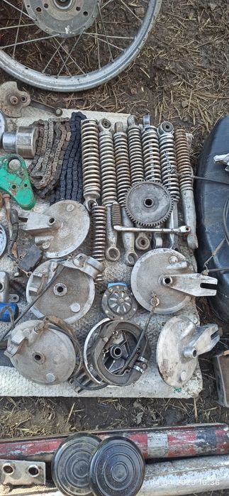 Запчасти на мопед "карпати"