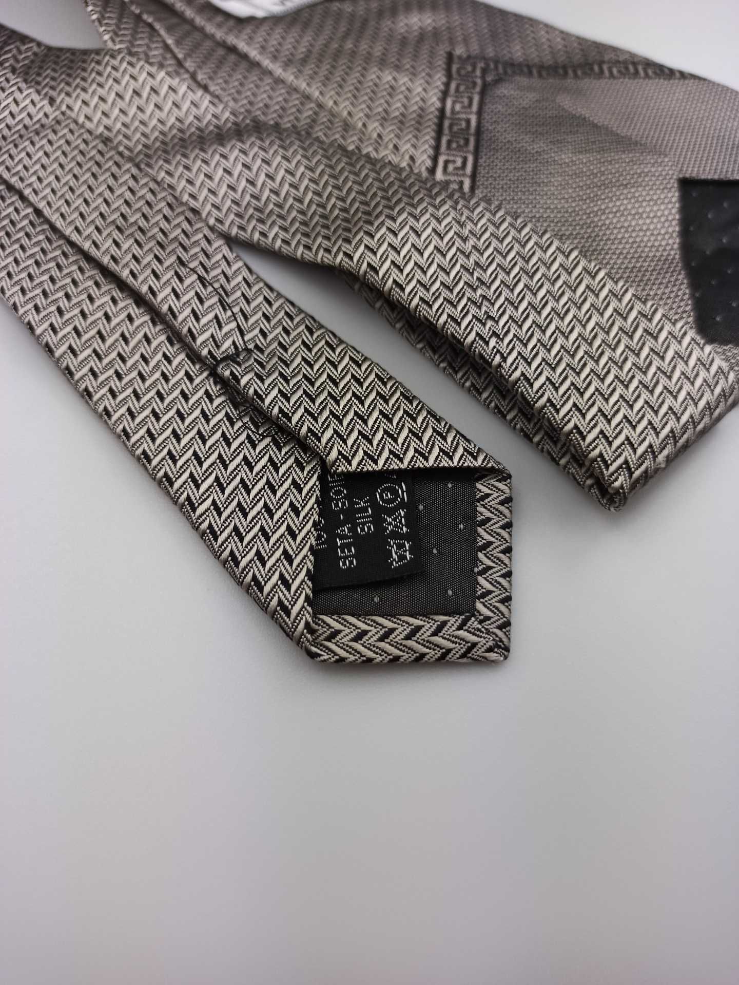 Gianni Versace szary jedwabny krawat