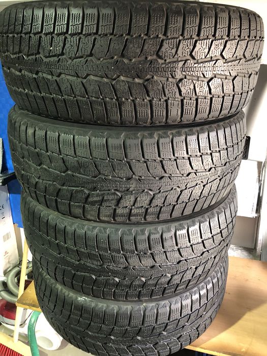 Зима TOYO 235/55 R20 102H 4шт