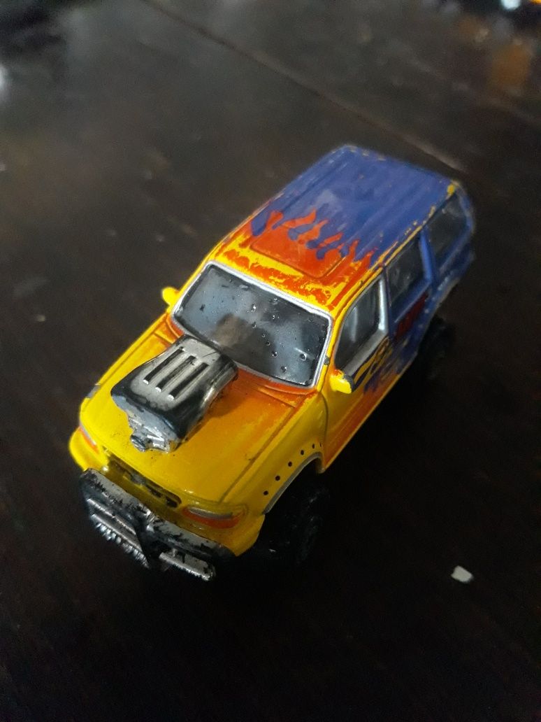 Ford Explorer firmy Realtoy