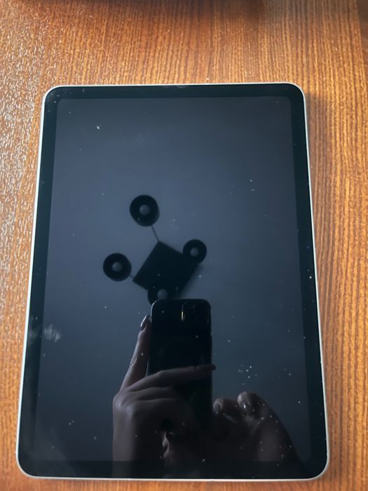 Sprzedam pilnie iPad Air 11 rok 2024