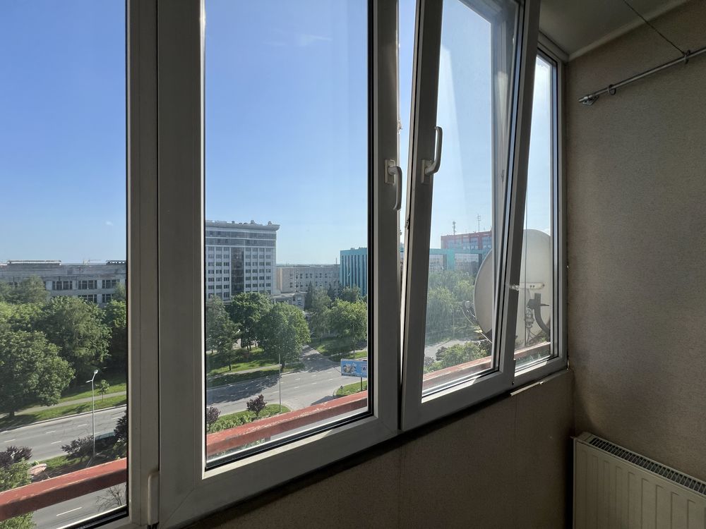 Продаж трикімнатної квартири з ремонтом в новобудові вул.Наукова