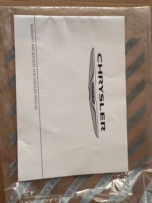 Нова сервісна книга Крайслер Історія Сервісу Chrysler чиста