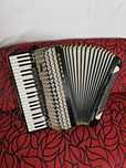Akordeon Hohner Atlantic IV 120 basów 4 chóry, złote głosy, futerał