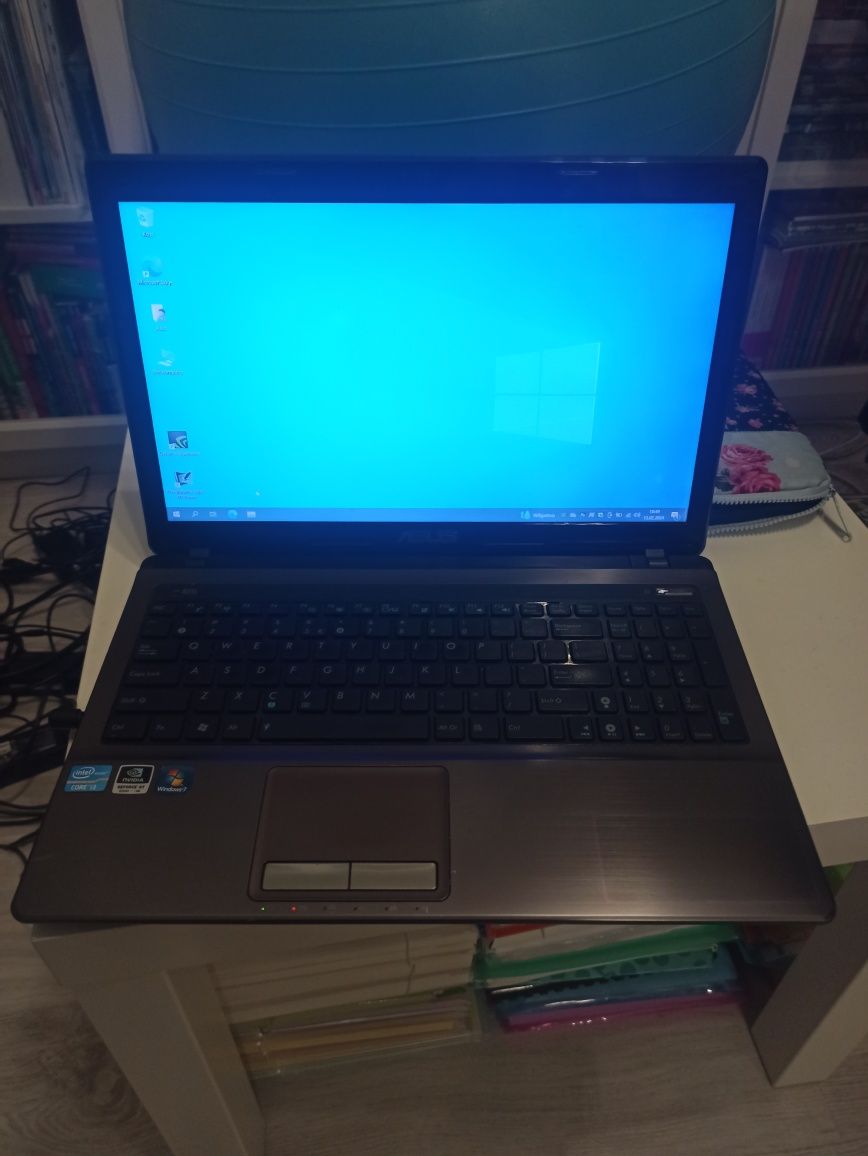 Laptop Asus x53s, i3, 8gb, 120gb SSD, Intel HD, NVIDIA GeForce 520mx,