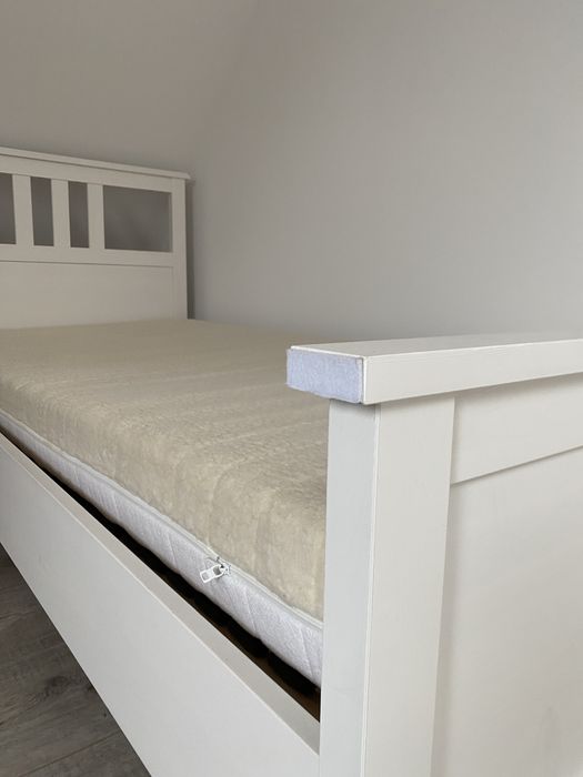 Biała rama łóżka Hemnes 90*200