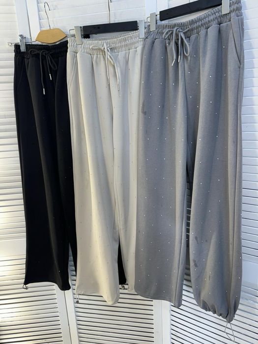 Прямі штани в камінцях