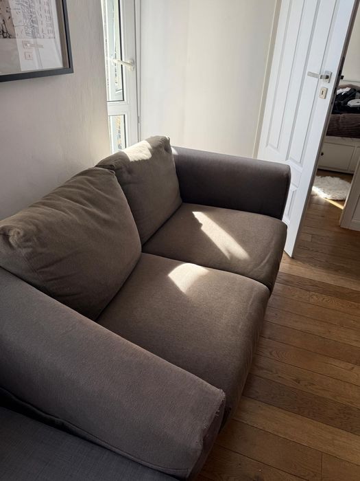 Sofa 2-osobowa szara – wygodna, nowoczesna, w dobrym stanie