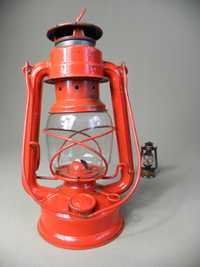 Niemiecka lampa naftowa Feuerhand 275 Western Baby czerwona