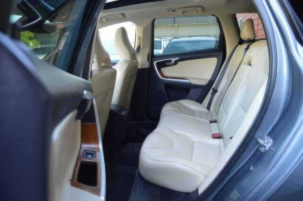 Volvo XC60 T5 Inscription      2017