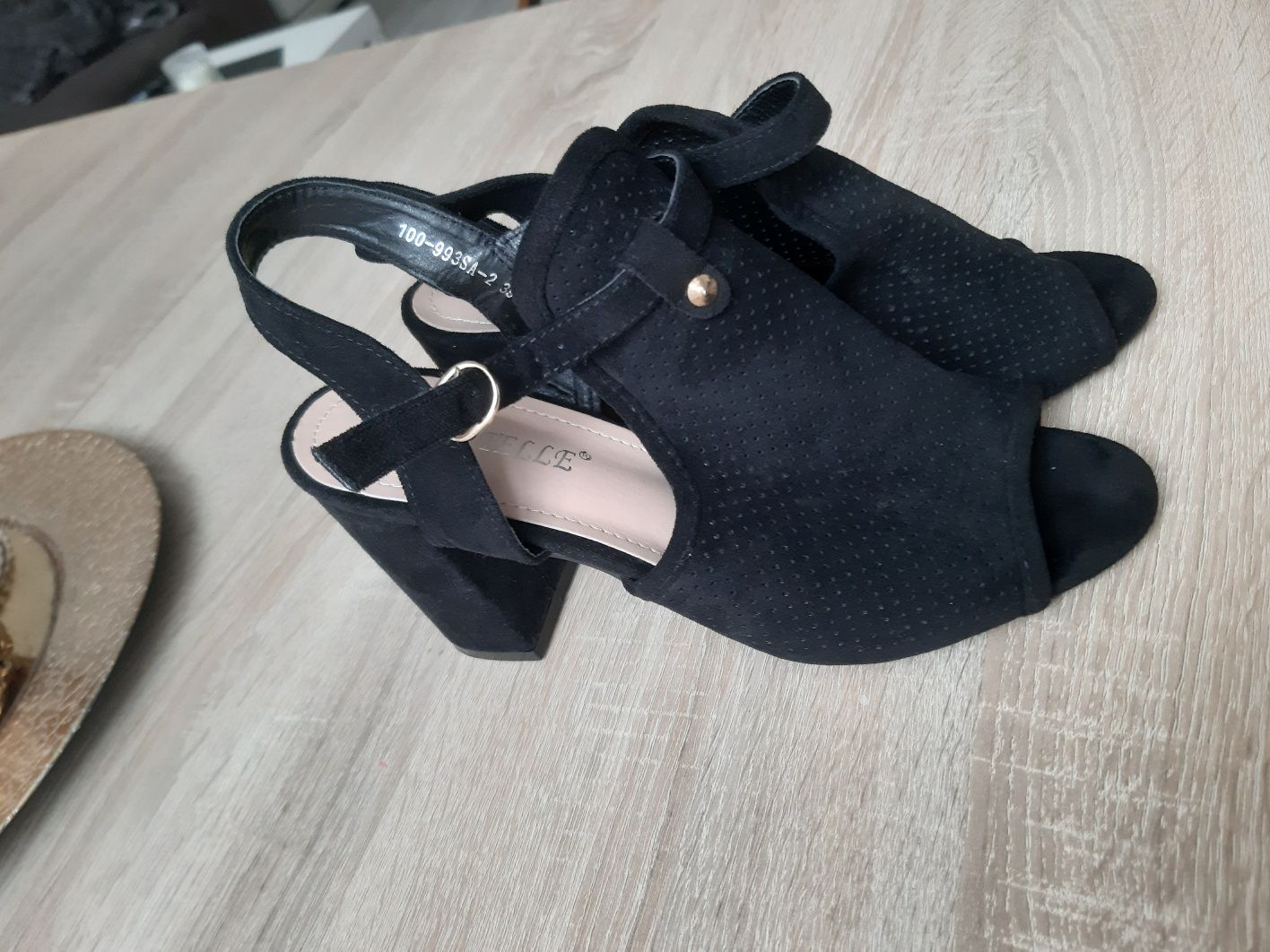 Buty damskie czarne 39 nowe bez metki