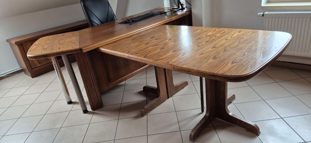 Zestaw mebli biurowych