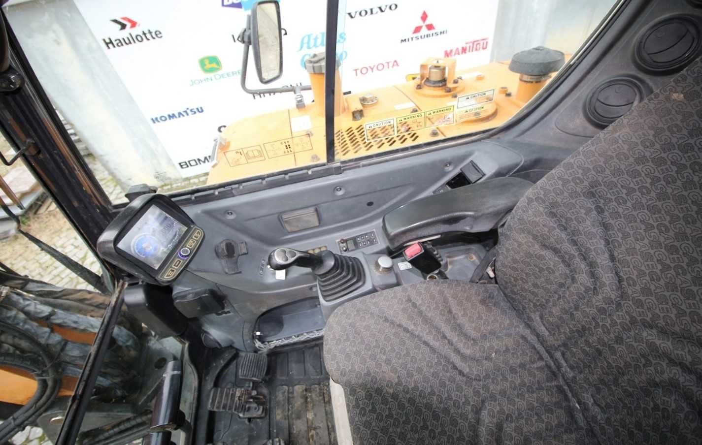 Giratória de rastos CASE CX57 muito bom estado para terraplanagens
