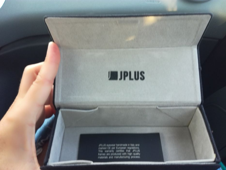 Vendo óculos de sol de senhora J Plus