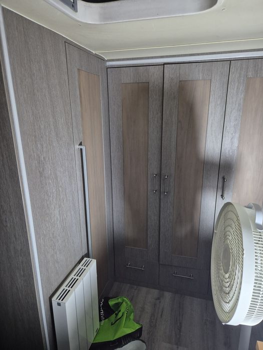 Roulote/caravana fixa em parque de campismo