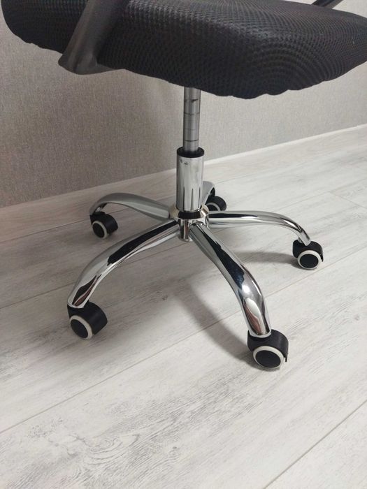 Крісло стілець офісний дитячий