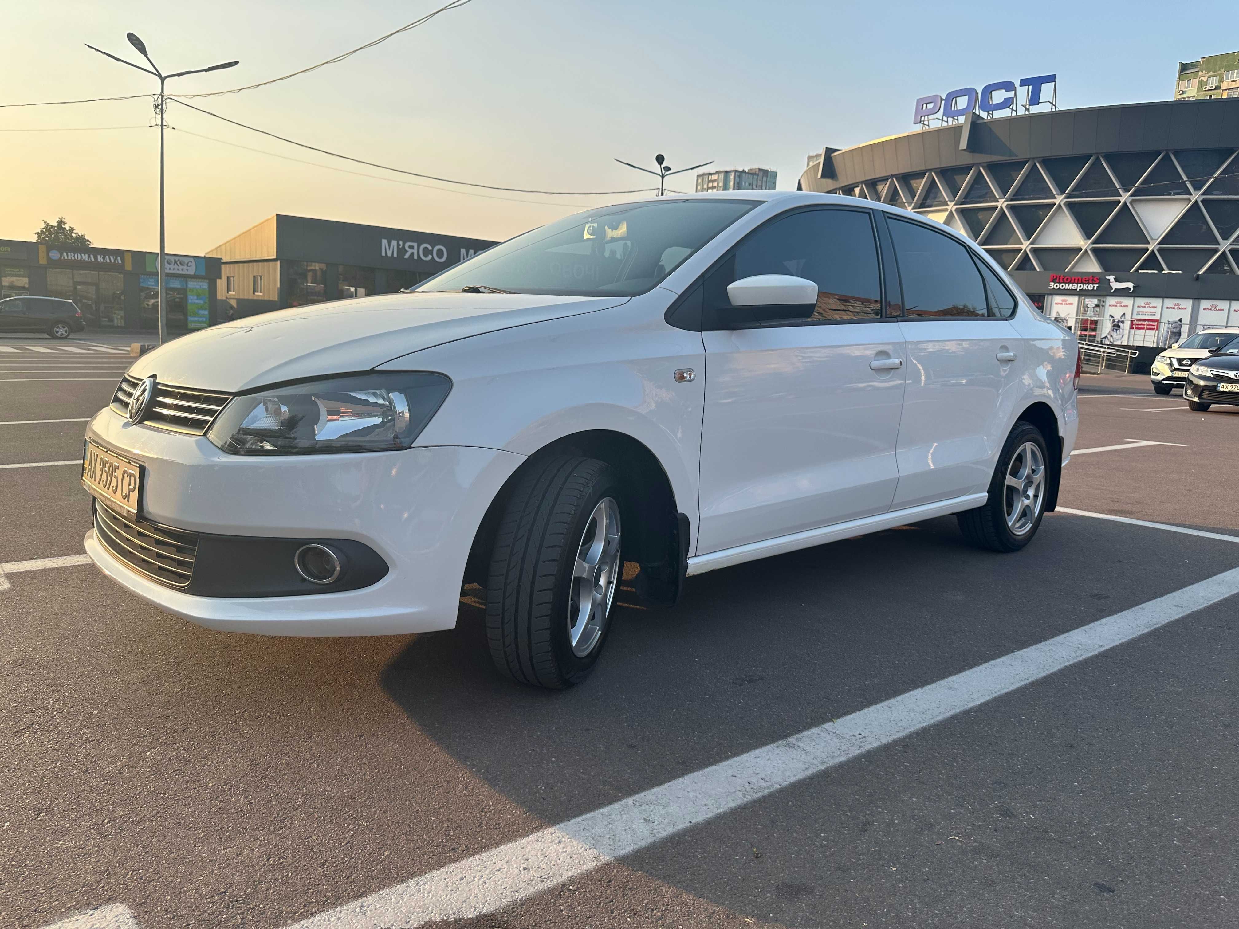 Продам Volkswagen Polo Sedan (2012)