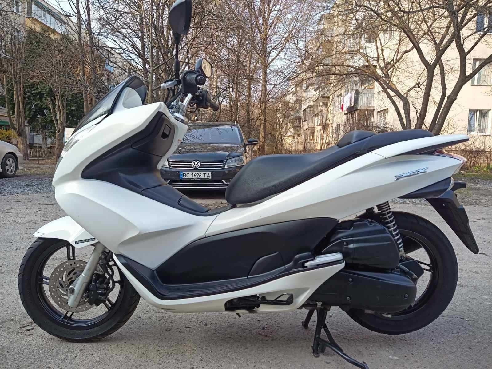 Honda PCX 125 скутер