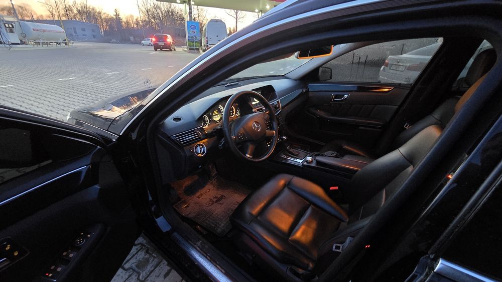 Mersedes чорний на чорному)))