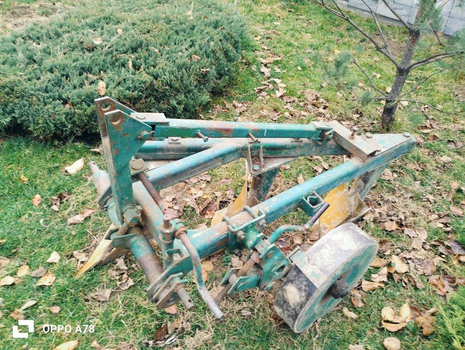 Плуг 3 по 25 хорошому стані.