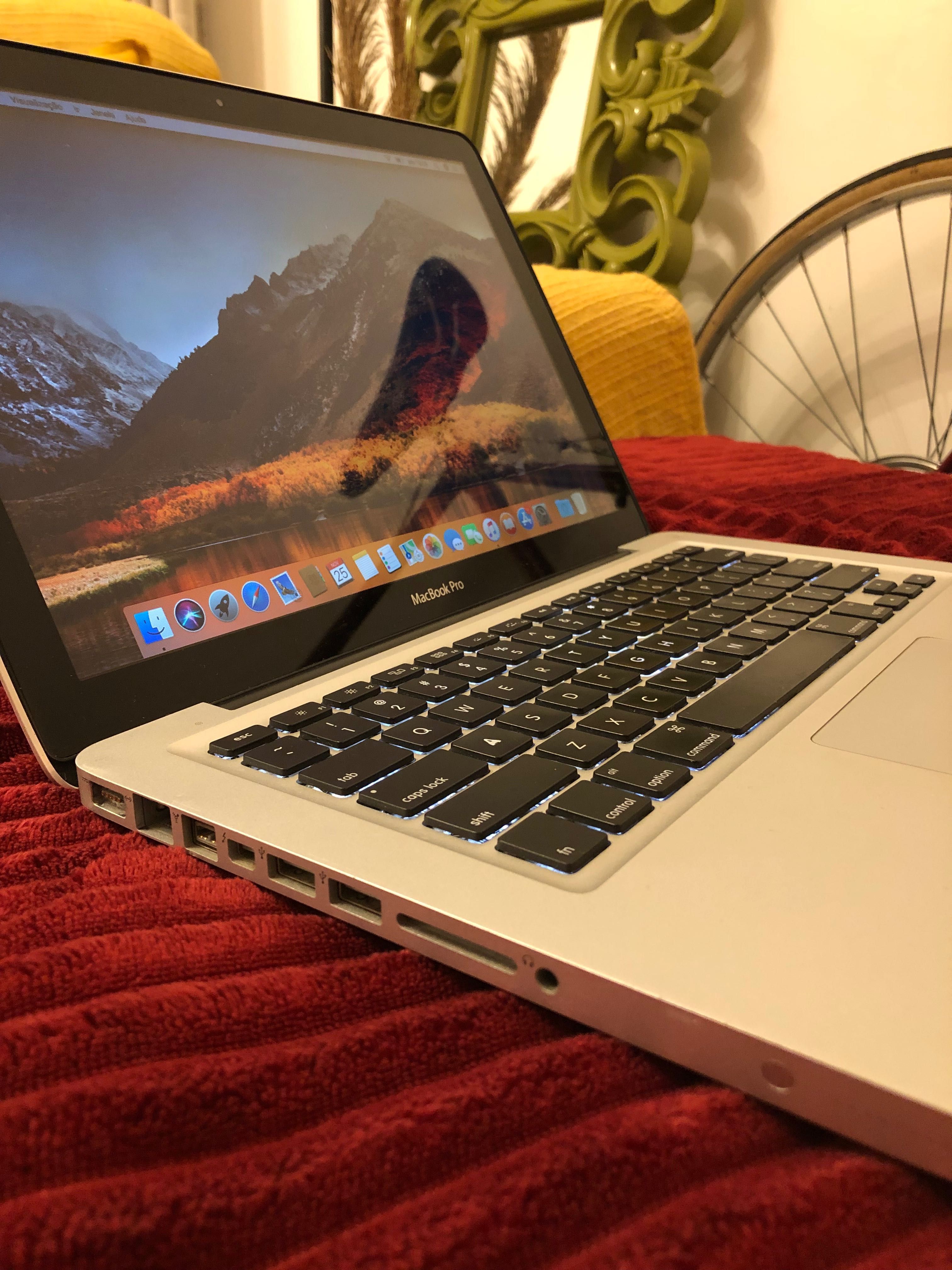 MACBOOK PRO 13.3 POLEGADAS / 8GB MHz / 480 GB sata