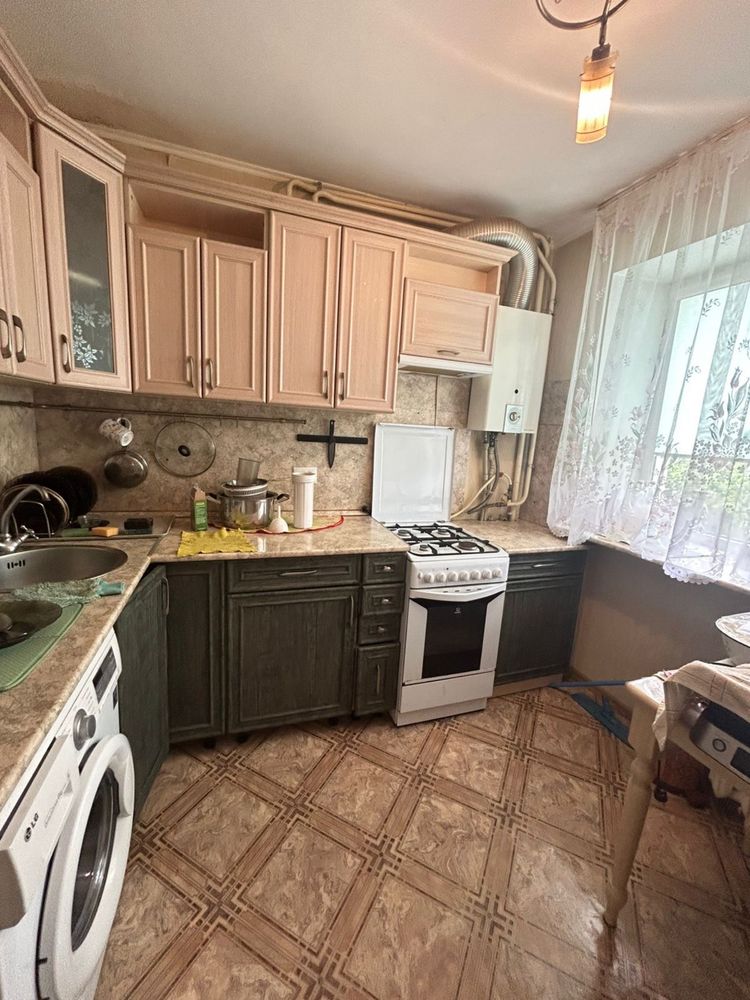 Продается 3-к квартира по ул. Леваневцев