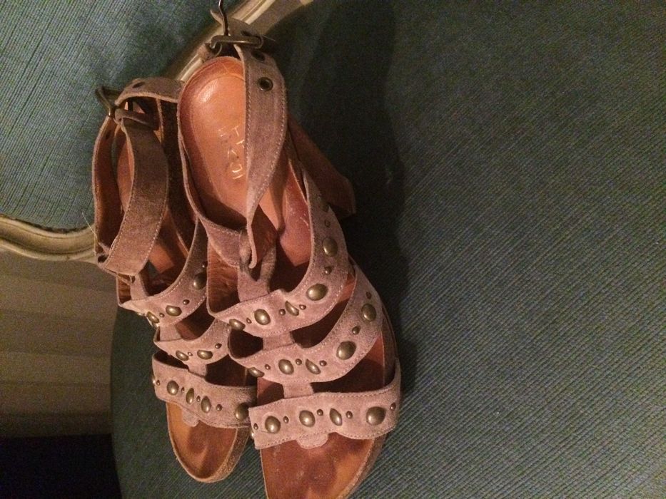 Sandálias como novas muito giras
