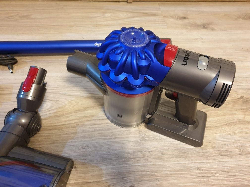 Odkurzacz Dyson v7 bezprzewodowy pionowy ładny