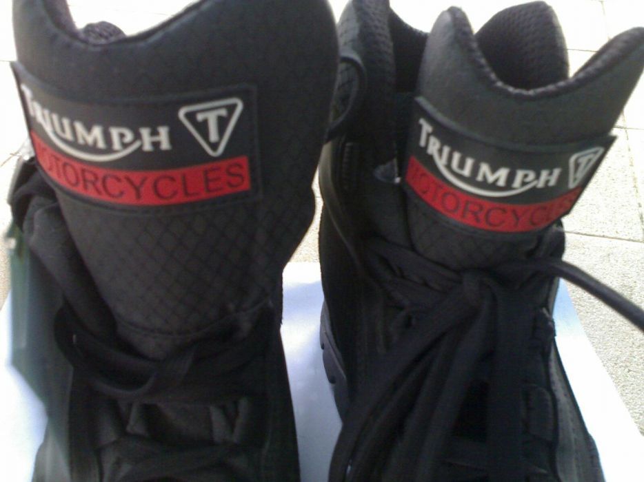 Botas triumph 44