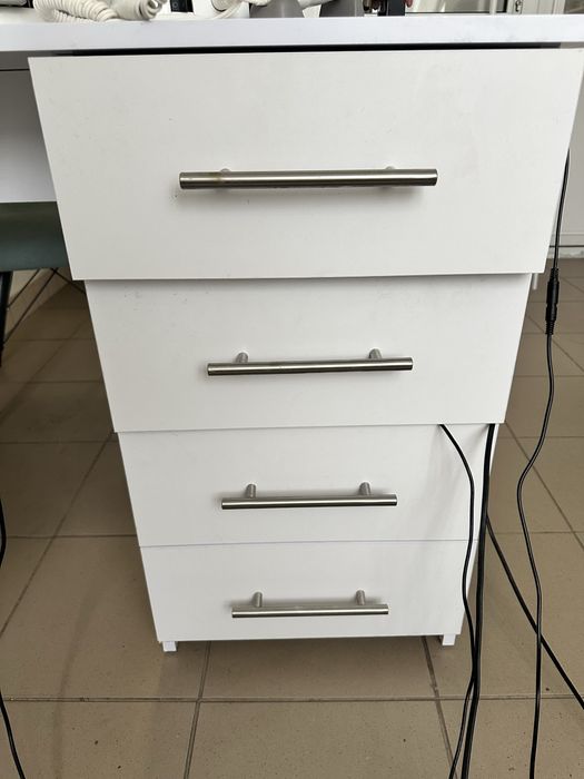 Стіл з шухлядами для майстра