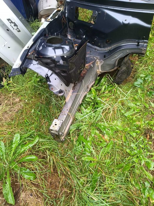 Mercedes CLS a 212 podłużnica fartuch słupek próg P