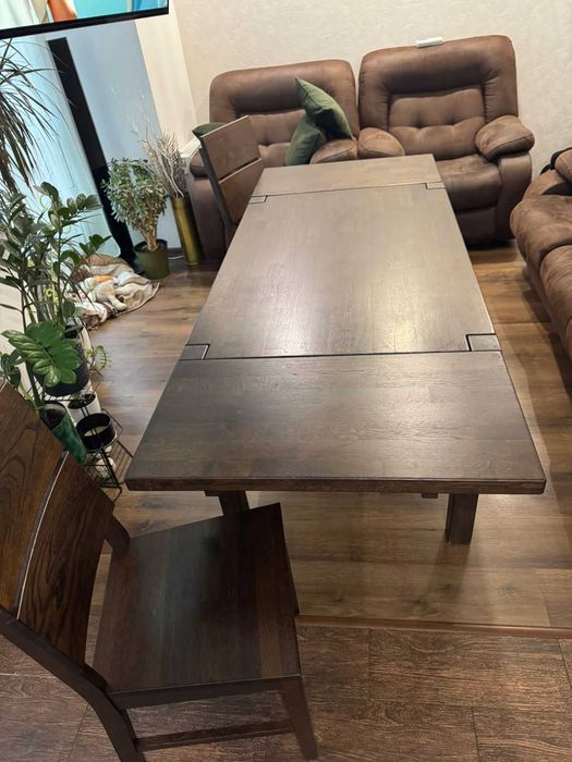 Дубовий стіл 120-200см розкладний + 2 дерев'яні стільці, ТОВ ЛОРІ