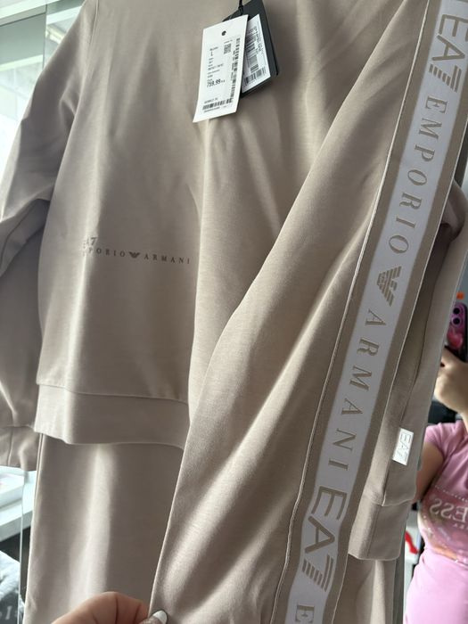 Bezowy dres Damski Emporio Armani