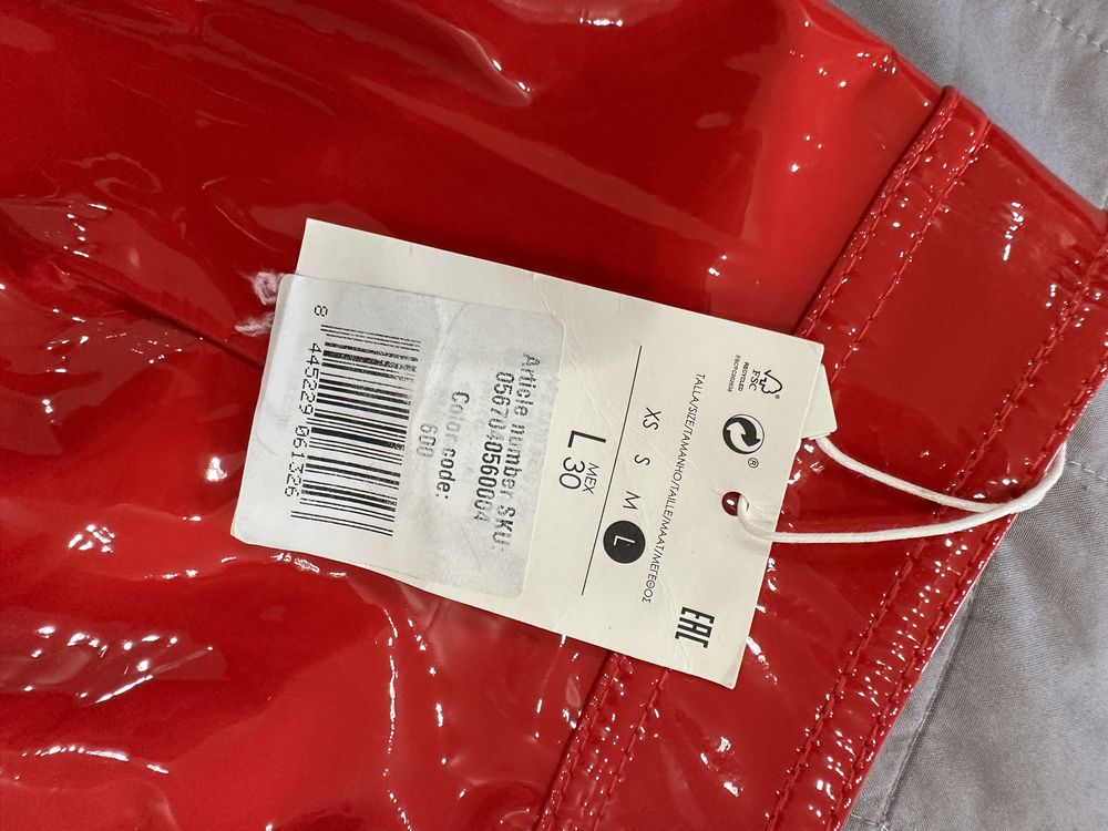 Червона спідниця зі штучної шкіри bershka